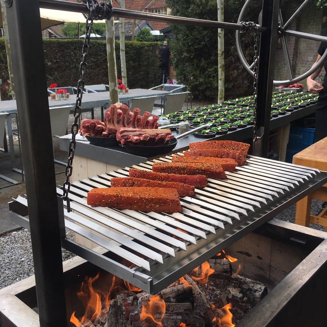 Caveman BBQ Slijterij de Stient