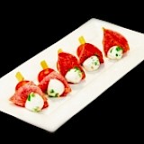 Spies van mozzarella/tomaat/salami